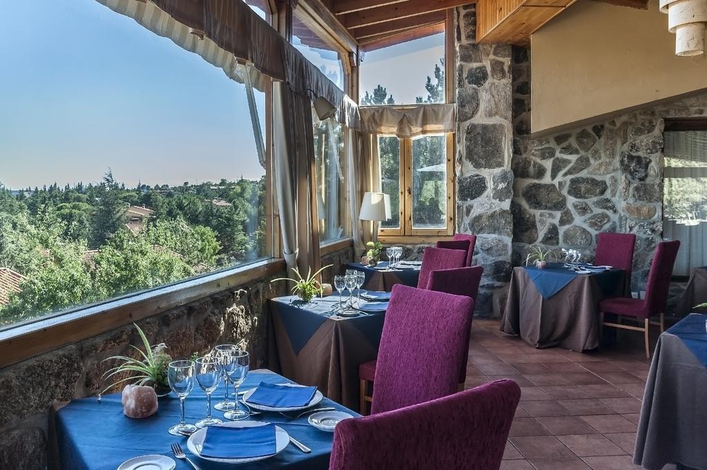 Hotel La Sierra By Selecta Матаэльпино Экстерьер фото